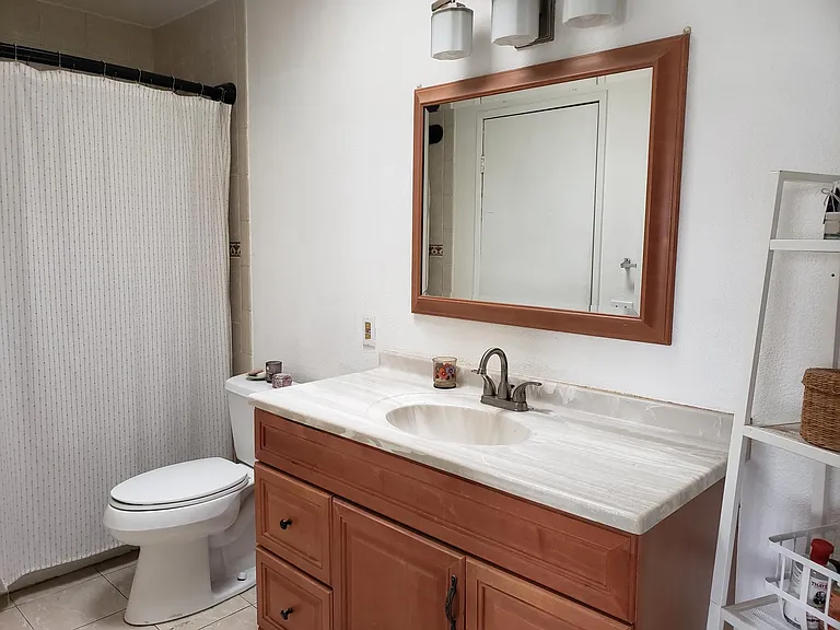 1013 W Linden St #18 — Photo 12