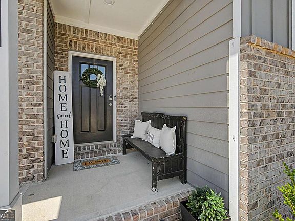 2nd image of 215 Summit Pointe Dr