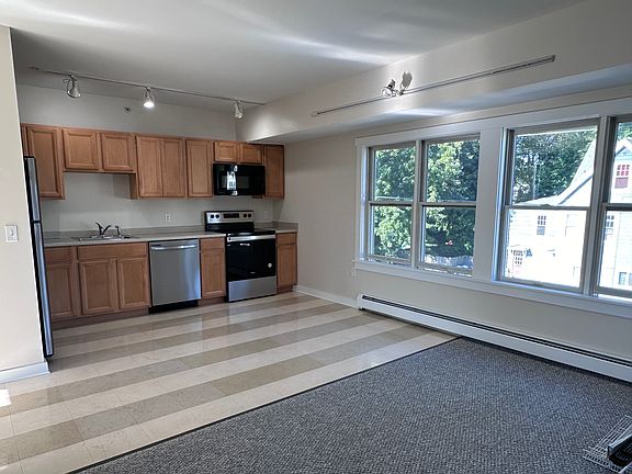 3rd image of 50 King St
