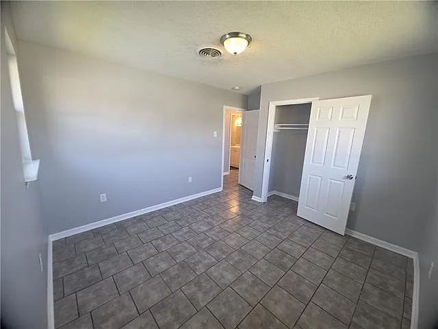 1684 Lauradale Dr — Photo 8