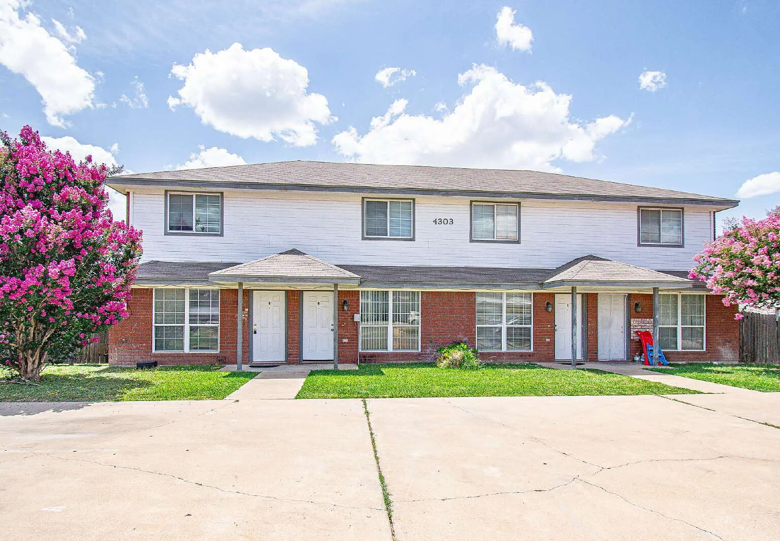 3 bed, 2.0 bath, 1115 sqft, $775 — Photo 1