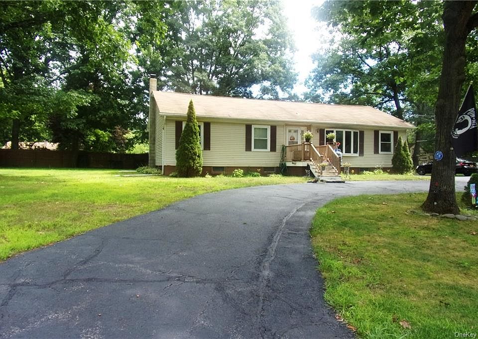 1st image of 39 Delaware Dr