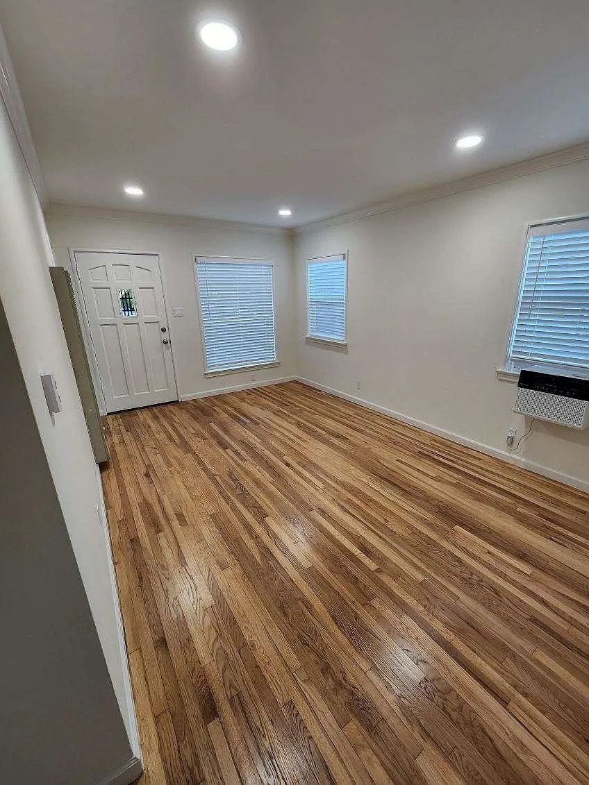 2 bed, 950 sqft, $3,500 — Photo 4