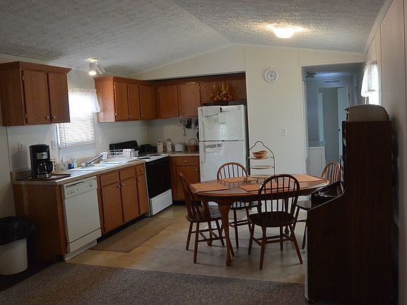 3rd image of 3233 New York Ave