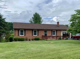 676 Gloria Pl, Staunton, VA 24401