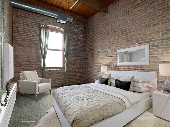 5th image of 360 W Illinois St APT 506