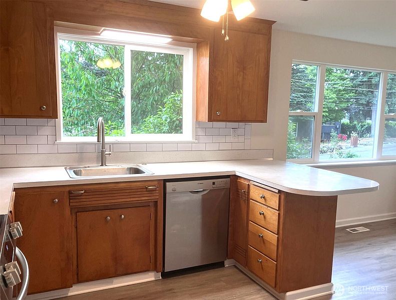 4th image of 20621 5th Avenue S