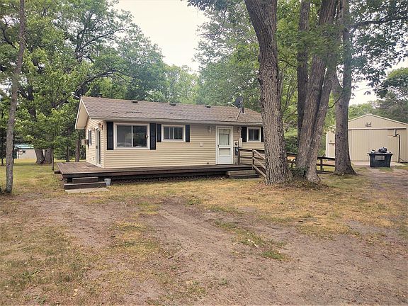 2nd image of 17830 Iroquois Dr