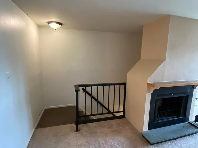 14 Lancaster Est — Photo 3