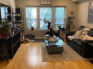 2906 W Cullom Ave #2, Chicago, IL 60618