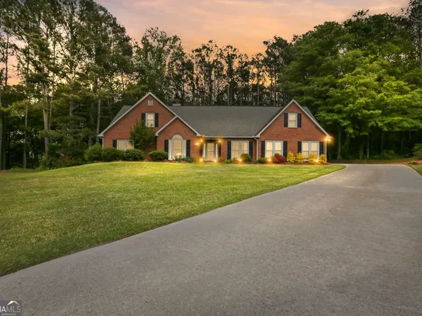 2297 Ironwood Hill Ct, Dacula, GA 30019