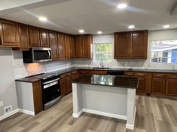 301 Morris Dr, Longview, TX 75602