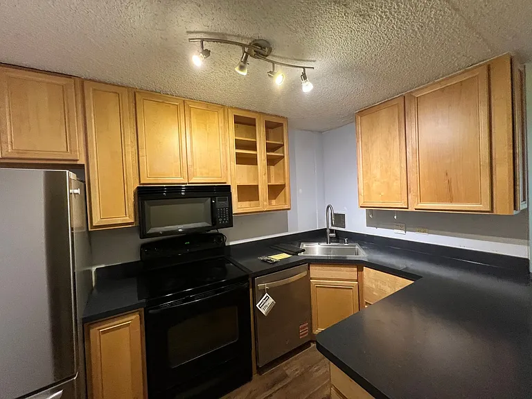 1400 Pensacola St #706 — Photo 21
