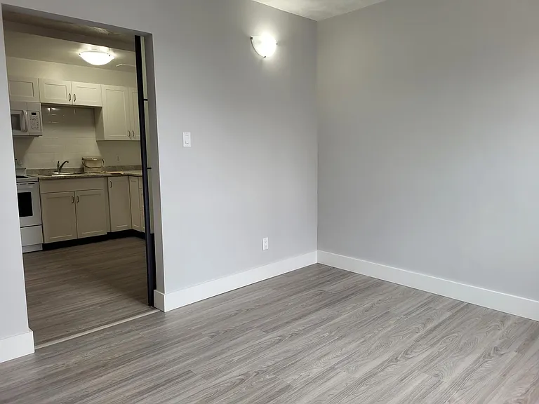 67 Cartier St — Photo 34