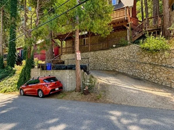 23697 Bowl Rd, Crestline, CA 92325