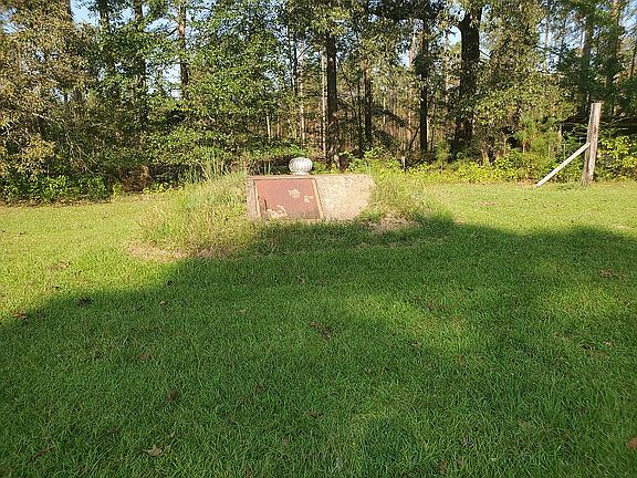 Storm shelter 