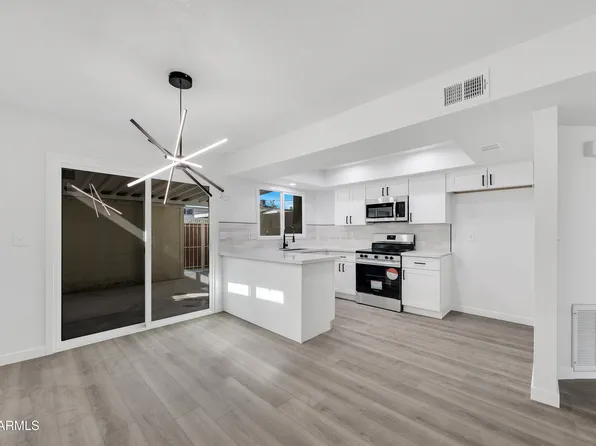 1387 N 44TH Street, Phoenix, AZ 85008