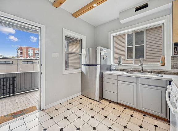 4th image of 4833 N Ashland Ave Floor 2