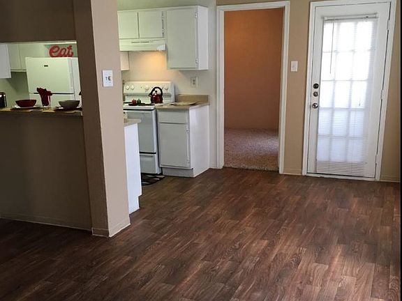 5th image of 13161 Woodforest Blvd #3032