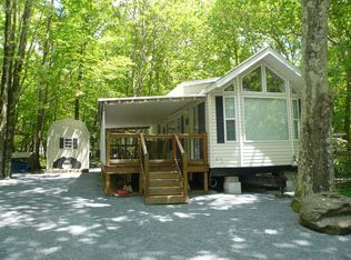 2409 Cardinal Rd, Shohola, PA 18458