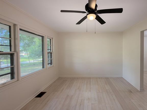 4th image of 806 Harding Ave
