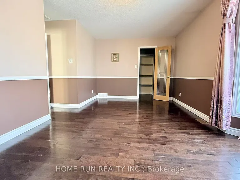 2067 Legrand Cres — Photo 15