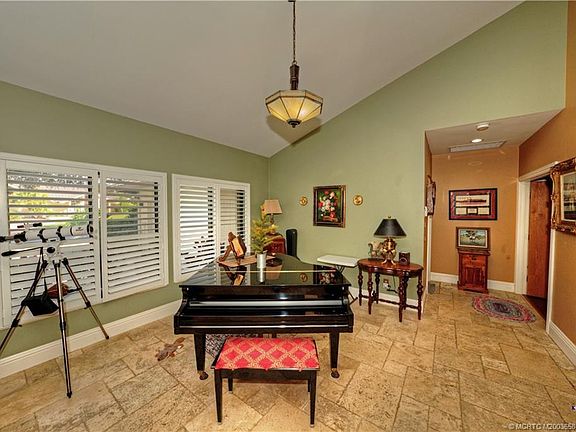 4th image of 5844 SE Glen Eagle Way