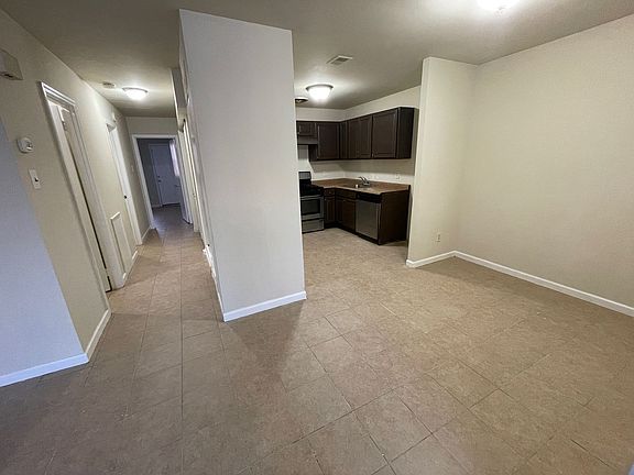 5th image of 9451 Fairgreen Ln #0