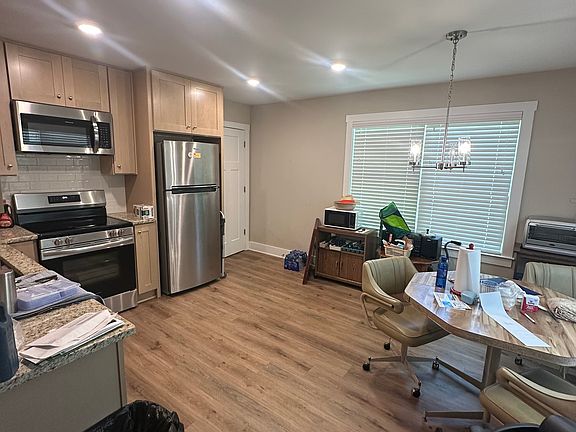 5th image of 138 Martha St