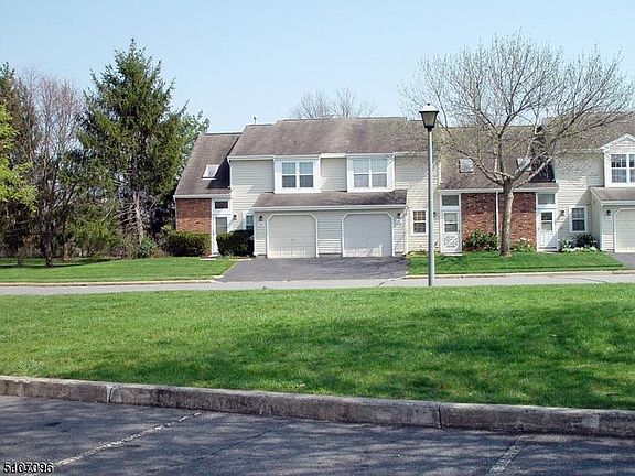 2nd image of 100 Stonehedge Ct