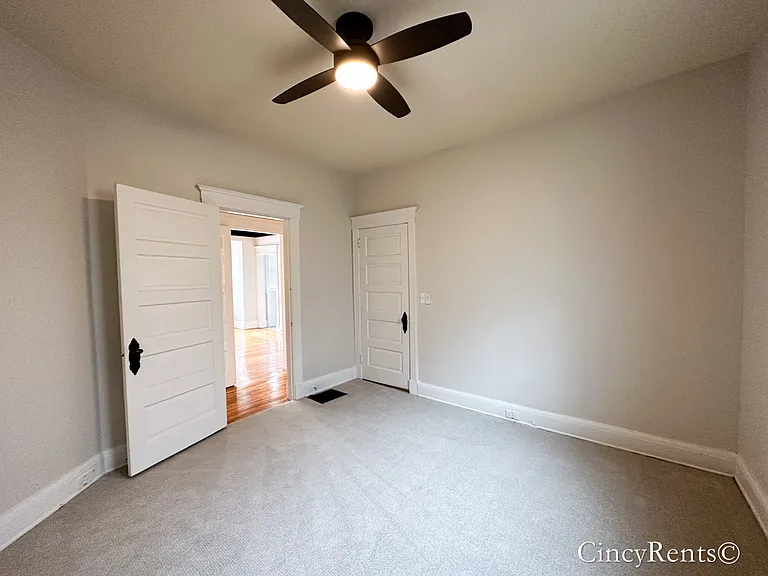 2552 Erie Ave #1 — Photo 22