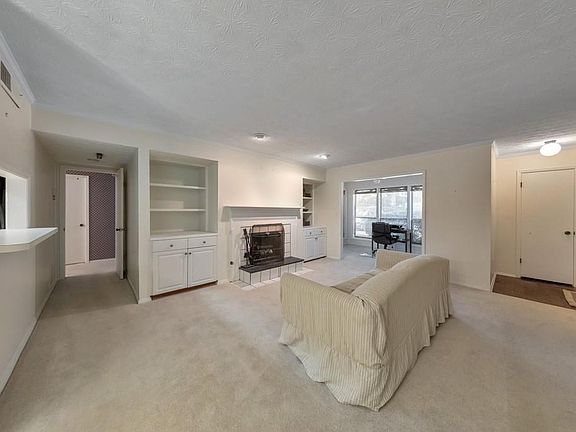 3rd image of 513 Park Ridge Cir