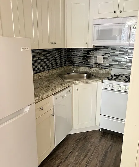 220 Fitzwater St #1F — Photo 5