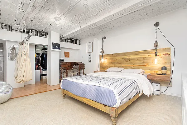 Sold by Compass | media 4