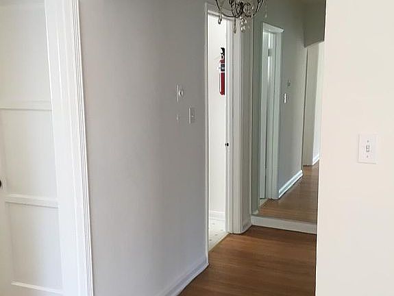 3rd image of 1134 Larrabee St