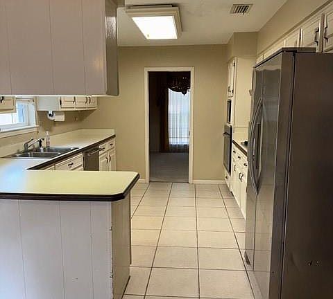 3rd image of 3755 Claridge Rd S