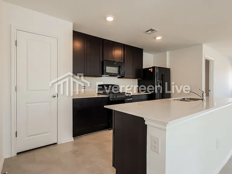 10905 SW 22nd St — Photo 6