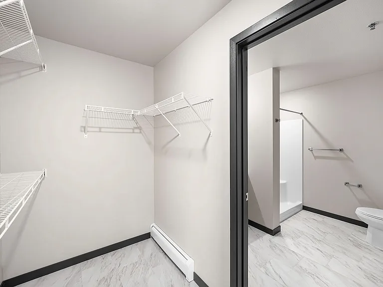 9.Envy - Rocky Top - Closet