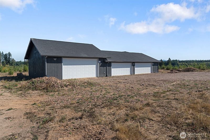 2nd image of 158 Macomber Road W