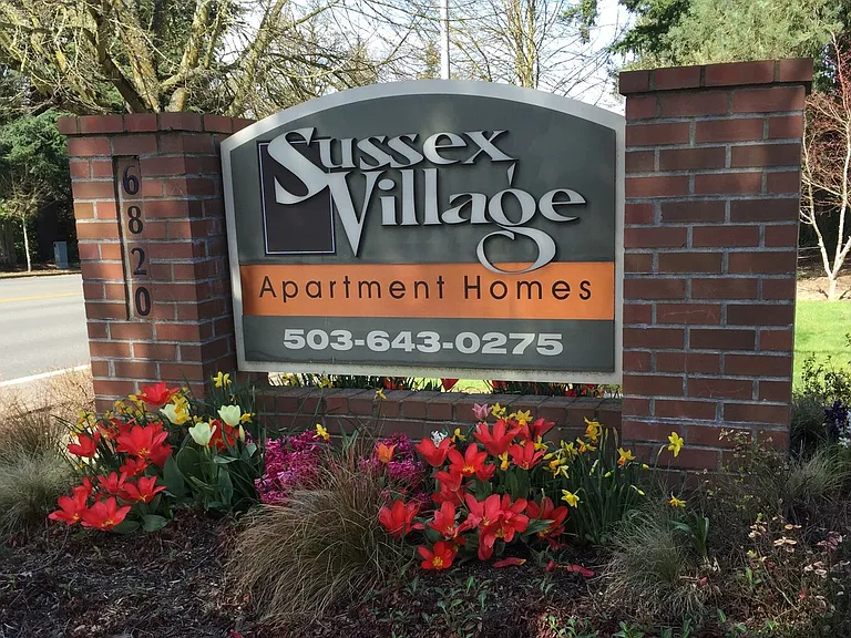 Sussex Village Apartments — Photo 28