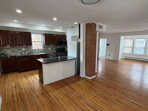 2nd image of 256 12th St