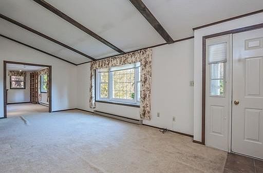 5th image of 105 Pilgrim Dr