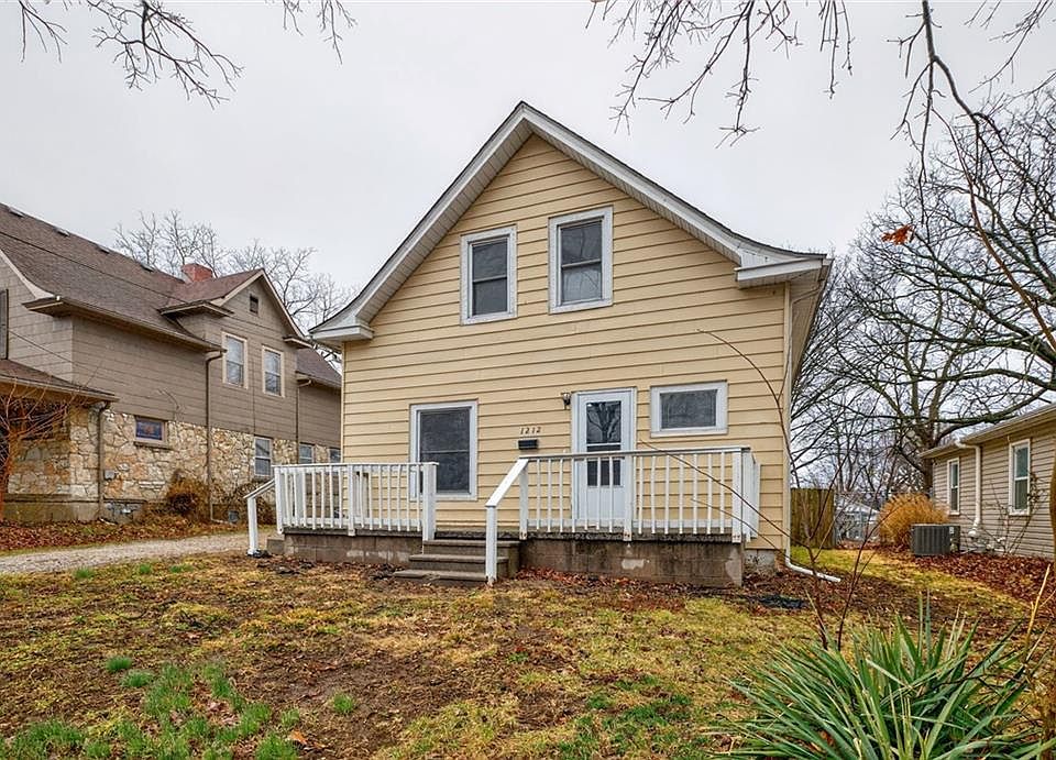 1st image of 1212 N Spring St