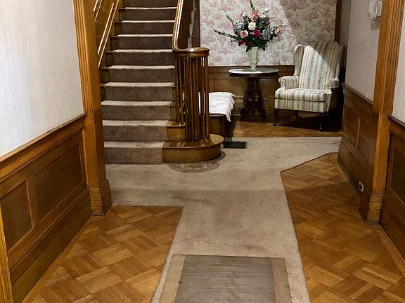 Main Entrance /Foyer