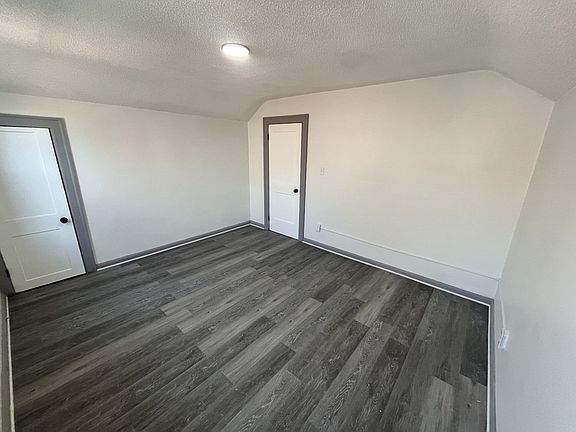 5th image of 9142 Yorkshire Rd