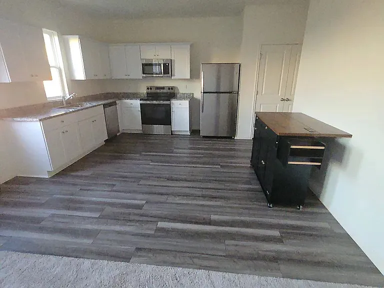 3 bed, 1650 sqft, $2,900 — Photo 3