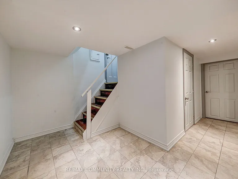 58 Gully Dr #BASEMENT — Photo 4