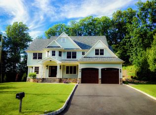 435 Lake Rd, Wyckoff, NJ 07481