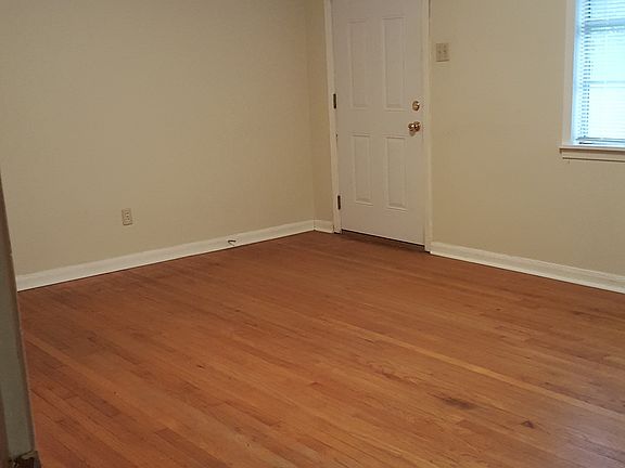 2nd image of 506 Bragg St