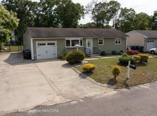 16 Jeffery Ln, Brick, NJ 08724